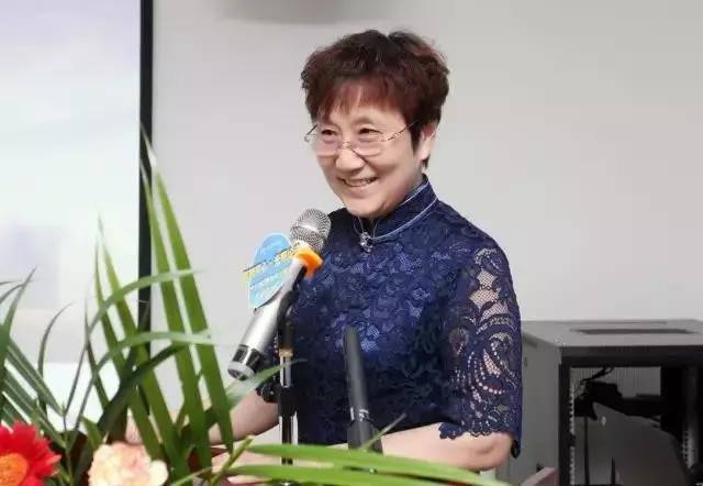 由西安市雁塔区医疗管理协会与新利体育集团主办的医路同心·光明论道——新利体育·西安2017斜视与小儿眼科学术会议在西安新利体育学术会议厅