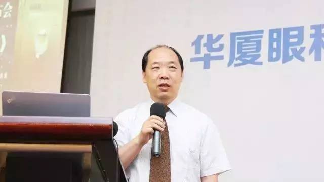 为提*新利体育集团玻璃体视网膜手术技术水平、促进玻璃体视网膜微创手术技术，以及玻切设备使用技术的提*郭海科教授开讲