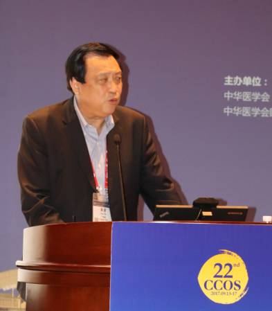 本次小儿眼病高峰论坛由厦门大学附属厦门眼科中心主办，由新利体育集团斜弱视与小儿眼科学组组长潘美华主持，三位来自厦门眼科中心及新利体育集团的重量 眼科专家黎晓新教授、赵堪兴教授、葛坚教授分别就小儿 眼病带来了极富临床意义的实用干货，并同大家进行了相应的.jpg