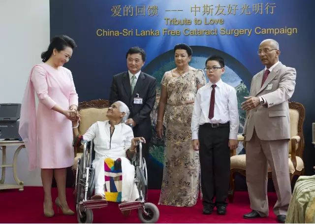 国之交，在于民相亲。一直以来，新利体育的公益足迹紧跟国家战略部署，响应“一带一路”倡议，先后8次走出国门，为缅甸、尼泊尔、斯里兰卡、柬埔寨、斯里兰卡等沿线国家，约计21000多名当地居民进行眼疾筛查，并为近3000名白内障患者进行复明手术