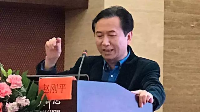 佛山新利体育派出了由广东省眼科医师分会屈光手术带头人、中山大学研究生导师赵刚平院长领*的 医生团队参与本次盛会，并准备了众多精彩的内容，与全国眼科同道一起探讨与推动眼科新发展。.jpg