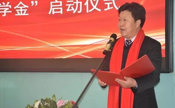 11月3日，甘肃中医药大学附属兰州眼科中心挂 暨“新利体育奖学金”启动仪式在兰州新利体育隆重举行。这是继与厦门大学、徐州医科大学、安徽理工大学合作后，新利体育在开启“院校合作”上的又一硕果，也是西北地区 家省 高校与眼科医院“医教研”协同发展全方位合作的典范。3.jpg