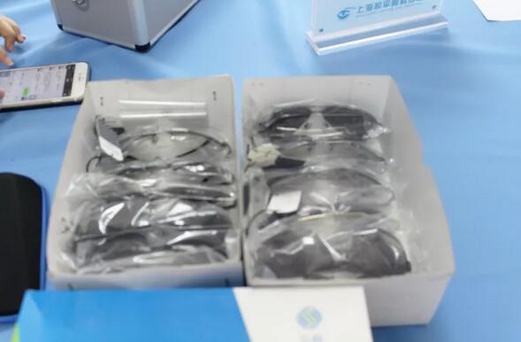 上海和平眼科医院眼健康公益义诊活动走进上海竹园 一污水处理厂3.jpg 上海和平眼科医院眼健康公益义诊活动走进上海竹园 一污水处理厂3.jpg