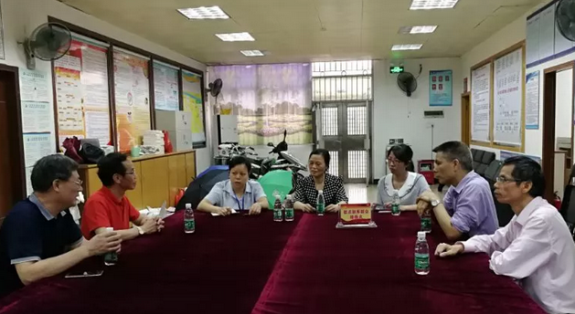 5月10日，佛山新利体育 一书记吴建勇同志会同医院王云华总经理深入佛山禅城区张槎村(居)社区沟通联系，推动党支部联动《义诊活动》工作，把党建工作与服务群众工作相融合，彰显党员先锋模范作用。1.png