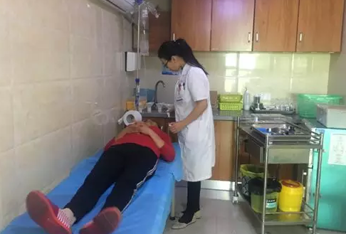 果园打农药引发葡萄膜炎险失明 幸亏来到成都新利体育2.png 果园打农药引发葡萄膜炎险失明 幸亏来到成都新利体育2.png