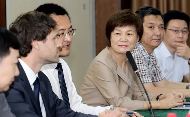 郑州视光眼科医院开展全飞秒手术研讨会2.png 郑州视光眼科医院开展全飞秒手术研讨会2.png