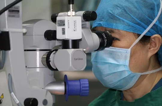 因眼外伤独眼又患葡萄膜炎、视网膜脱离 深圳新利体育赵铁英院长为其顺利手术1.png 因眼外伤独眼又患葡萄膜炎、视网膜脱离 深圳新利体育赵铁英院长为其顺利手术1.png