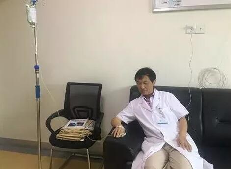 成都新利体育陈晓明、罗清礼教授获评成都高新区 医师奖3.jpg 成都新利体育陈晓明、罗清礼教授获评成都高新区 医师奖3.jpg