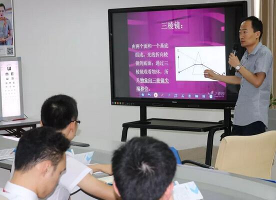 西安新利体育“院眼健康公益行”走进长安航空公司2.jpg 西安新利体育“院眼健康公益行”走进长安航空公司2.jpg