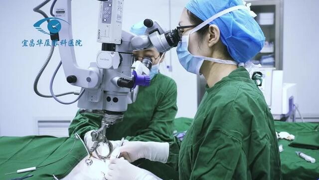 增殖性视网膜病患者几近灰心 宜昌新利体育许大玲院长妙手顺利手术.jpg