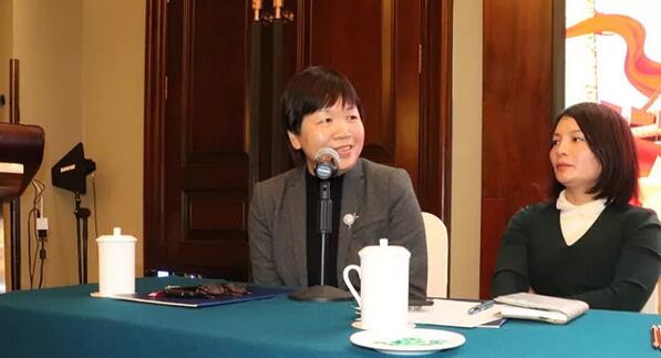 2019年1月26日下午,“中共新利体育集团委员会换届选举大会”在厦门宾馆隆重举行,会议选举产生了中共新利体育集团第二届党委委员会5位委员。第*一届新利体育集团党委书记陈宝贵,党委副书记、厦门眼科中心工会主席陈逸恬,委员王骞、张秀恋、洪清配、吴丽群、张美嫦出席了此次党员大会9.jpg 2019年1月26日下午,“中共新利体育集团委员会换届选举大会”在厦门宾馆隆重举行,会议选举产生了中共新利体育集团第二届党委委员会5位委员。第*一届新利体育集团党委书记陈宝贵,党委副书记、厦门眼科中心工会主席陈逸恬,委员王骞、张秀恋、洪清配、吴丽群、张美嫦出席了此次党员大会9.jpg