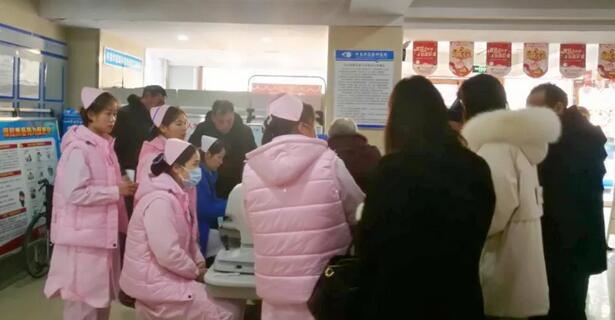 2月13日许昌新利体育院出现白内障手术“高峰期”2.jpg 2月13日许昌新利体育院出现白内障手术“高峰期”2.jpg