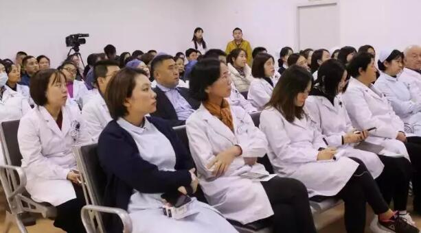 新年伊始新利体育集团上海和平眼科医院党支部组织全员医护人员开展集中学习活动1.jpg 新年伊始新利体育集团上海和平眼科医院党支部组织全员医护人员开展集中学习活动1.jpg