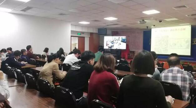 2019年3月19日晚上,新利体育集团党委 举行“让历史告诉未来”主题党日活动,集团80余名在厦党员、积极分子齐聚一堂,交流互动。集团旗下50余家医院党员通过视频连线同步参加了活动2.jpg 2019年3月19日晚上,新利体育集团党委 举行“让历史告诉未来”主题党日活动,集团80余名在厦党员、积极分子齐聚一堂,交流互动。集团旗下50余家医院党员通过视频连线同步参加了活动2.jpg