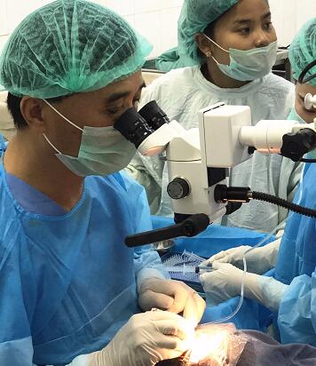 新利体育公益足迹再次跨出国门 “缅甸光明行”助百余患者 4.jpg