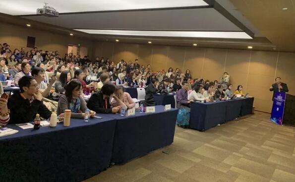 新利体育专家团受邀亮相第十九届环球眼科学学术会议暨第十九届环球视光学学术会议(COOC 2019)3.jpg 新利体育专家团受邀亮相第十九届环球眼科学学术会议暨第十九届环球视光学学术会议(COOC 2019)3.jpg