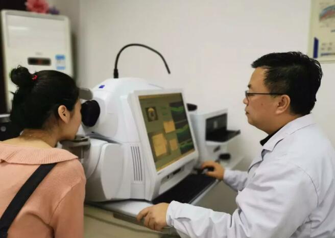 青岛新利体育引进蔡司广角血管OCT AngioPlex,造福黄斑变性、糖网病等眼底病患者1.jpg 青岛新利体育引进蔡司广角血管OCT AngioPlex,造福黄斑变性、糖网病等眼底病患者1.jpg