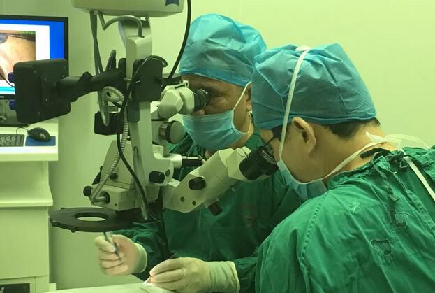 让另一个生命、光明得以延续——清明前夕厦门眼科中心缅怀角膜捐献者4.jpg 让另一个生命、光明得以延续——清明前夕厦门眼科中心缅怀角膜捐献者4.jpg