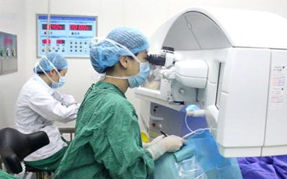 和孩子亲近再也没有障碍了——成都新利体育白内障科住院医师钟英全飞秒近视手术宣言2.png 和孩子亲近再也没有障碍了——成都新利体育白内障科住院医师钟英全飞秒近视手术宣言2.png