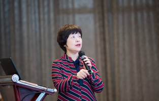 6月23日，由重庆新利体育举办的“第三届新利体育论坛”在重庆翰文大酒店落幕， 该会议邀请10多位国内出名眼科专家进行学术演讲，并与现场近120名来自地县和其它地区的眼科同道们齐聚一堂，共同探讨当前眼科学领域的 学术研究成果、临床诊疗新技术以及未来的发展趋势等3.png