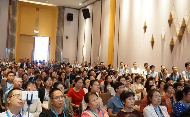 为光明中国护航,向70华诞献礼——新利体育之光闪耀2019全国眼科年会9.jpg 为光明中国护航,向70华诞献礼——新利体育之光闪耀2019全国眼科年会9.jpg