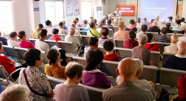 9月19日福州眼科医院开展“常见中老年人眼底病”公益讲座 重点介绍黄斑变性和糖网病1.jpg 9月19日福州眼科医院开展“常见中老年人眼底病”公益讲座 重点介绍黄斑变性和糖网病1.jpg