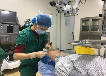 三届航天员选拔专家吴凌博士加盟成都新利体育4.jpg 三届航天员选拔专家吴凌博士加盟成都新利体育4.jpg