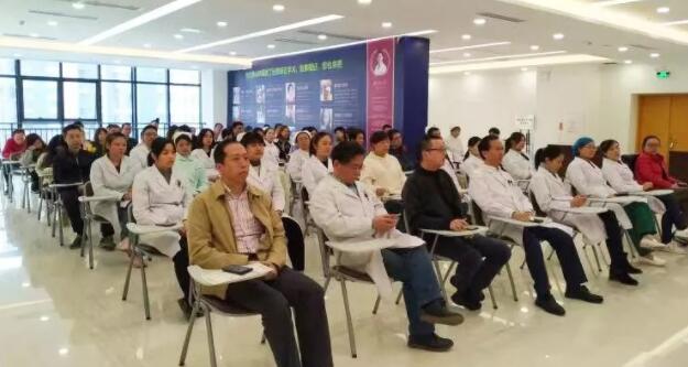 佛山新利体育顺利召开了第*一届工会委员会选举大会暨第*一届工会委员会成立大会1.jpg 佛山新利体育顺利召开了第*一届工会委员会选举大会暨第*一届工会委员会成立大会1.jpg