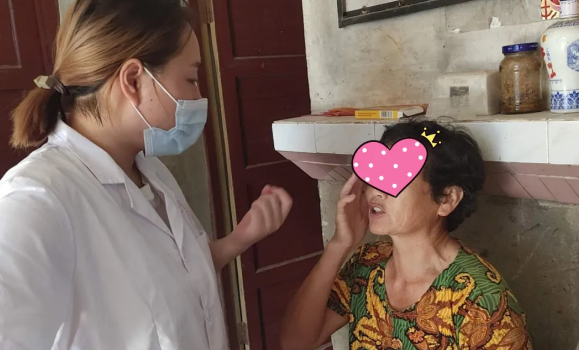 抚州光明眼科医院上门回访,给“光明使者”送温暖1.png 抚州光明眼科医院上门回访,给“光明使者”送温暖1.png