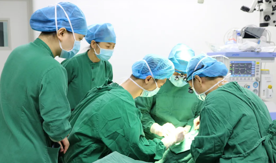 西安新利体育张利玲院长:斜视影响立体视觉,越早医治越好1.png 西安新利体育张利玲院长:斜视影响立体视觉,越早医治越好1.png