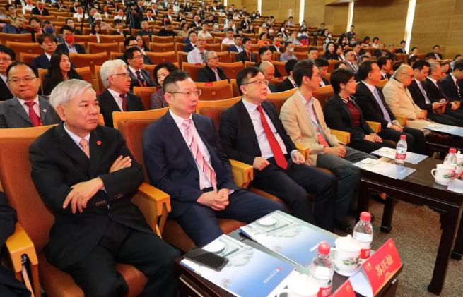 献礼百年校庆新利体育苏庆灿董事长向厦大再捐1亿元3.png 献礼百年校庆新利体育苏庆灿董事长向厦大再捐1亿元3.png