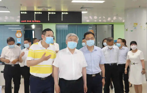 省市领*陪同刘永富主任一行调研新利体育:仁心仁术,为公益事业贡献新利体育力量2.png 省市领*陪同刘永富主任一行调研新利体育:仁心仁术,为公益事业贡献新利体育力量2.png