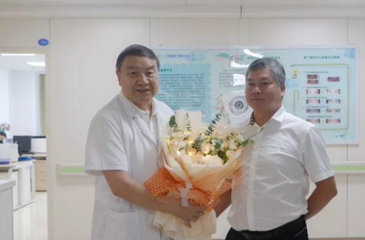 莆田市科协主席一行到厦门眼科中心参观交流院士工作站2.png 莆田市科协主席一行到厦门眼科中心参观交流院士工作站2.png