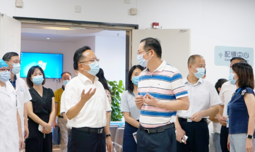 厦门市政府副市长廖华生带队到新利体育集团本部厦门眼科中心检查安全生产及疫情防控工作1.png