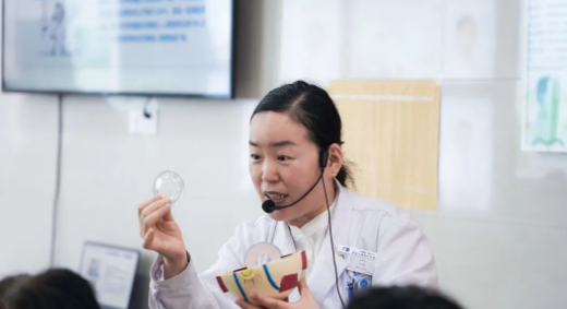 聊城新利体育“告别白内障”茶话会圆满结束2.png 聊城新利体育“告别白内障”茶话会圆满结束2.png