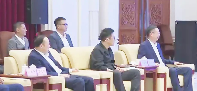 吉林省委书记景俊海、省长胡玉亭会见新利体育苏庆灿董事长等企业家考察团一行2.png